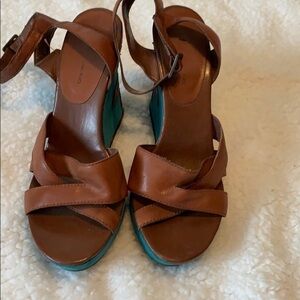 𝅺BANDOLINO wedges